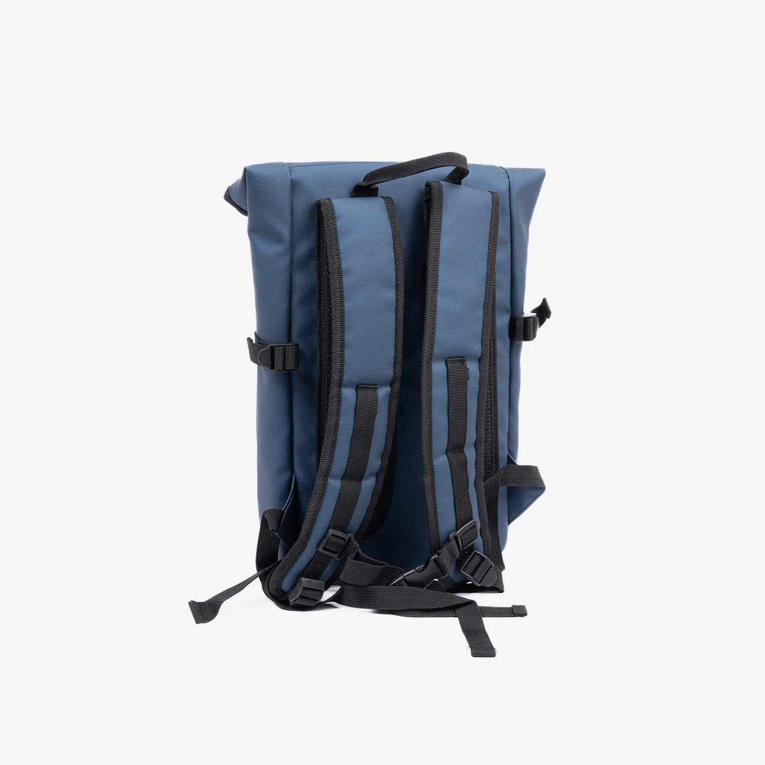 Mochila compacta, unisex, impermeable y perfecta para lo esencial. 22x35x9 cm - Image 6