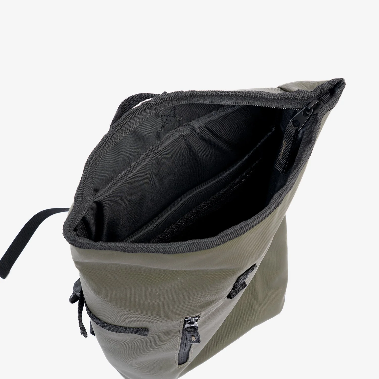 Mochila compacta, unisex, impermeable y perfecta para lo esencial. 22x35x9 cm - Image 8