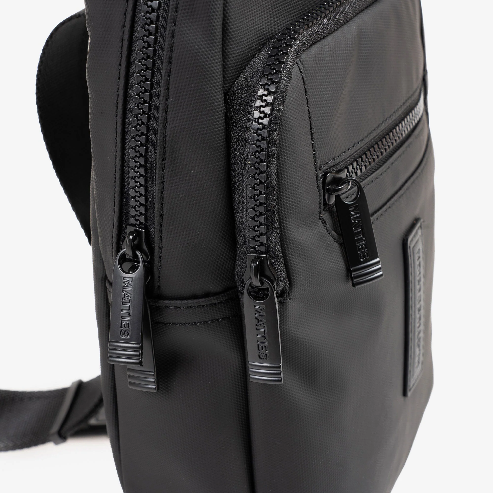 BOLSO BANDOLERA PARA HOMBRE, COLECCIÓN COATED NYLON. 19x27x7.5 cm - Image 3